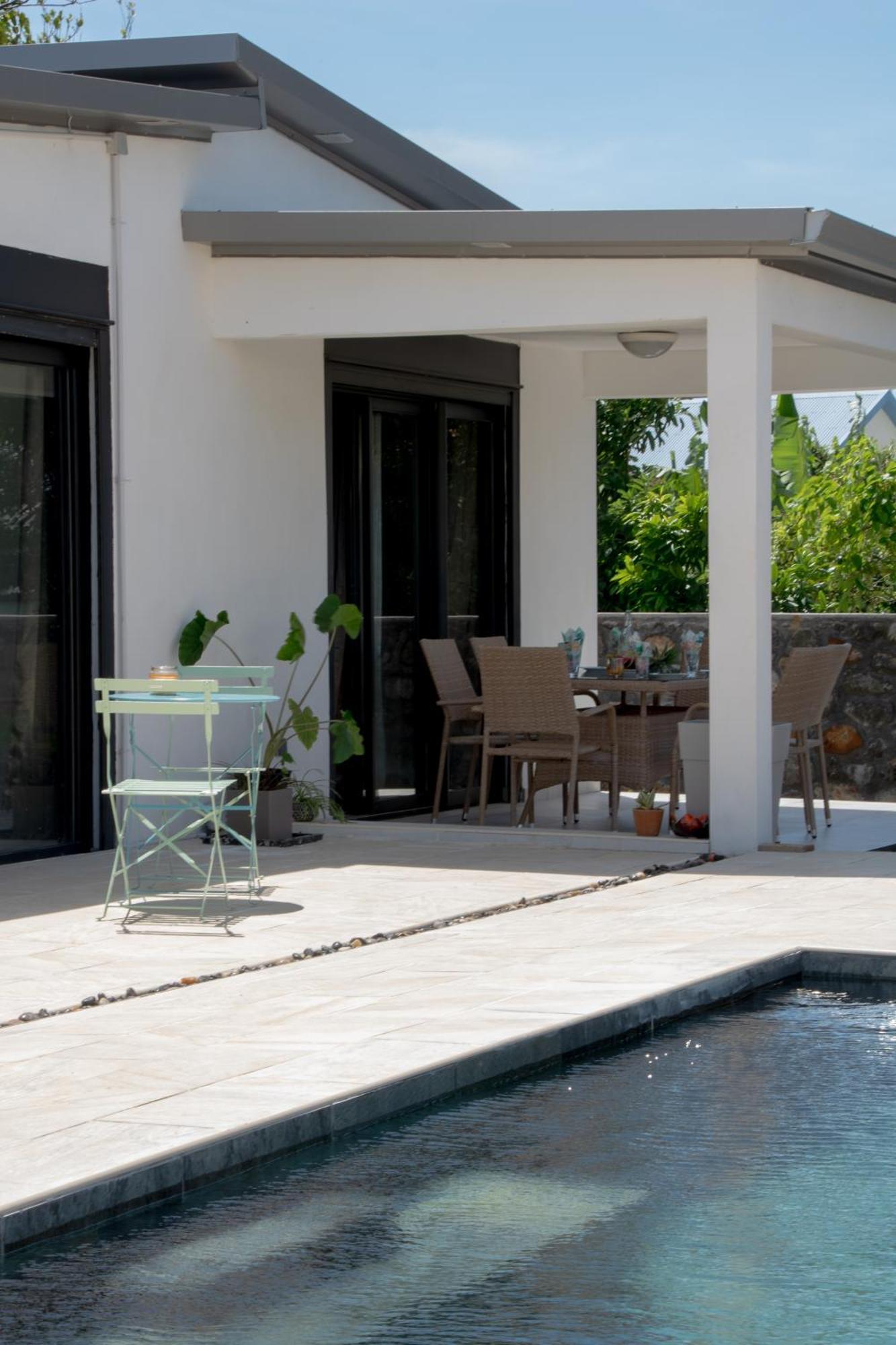 Le Beau Vallon 1- Jacuzzi Privatif Et Piscine Chauffee Partagee Saint-Benoît Εξωτερικό φωτογραφία